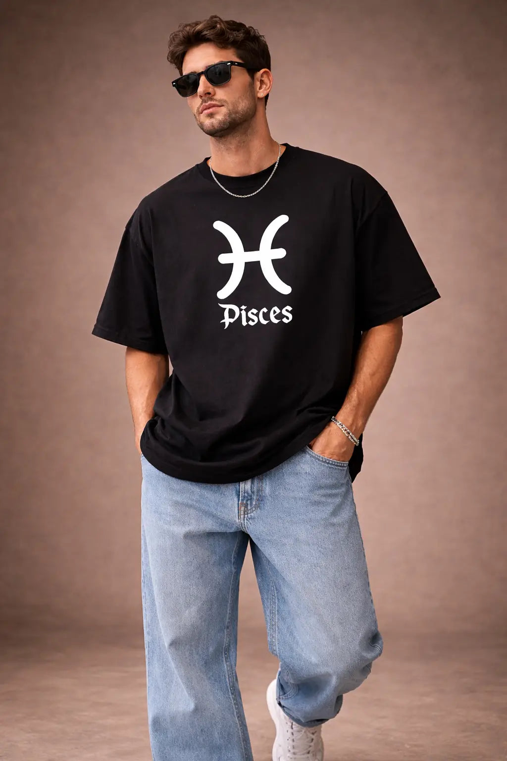 Pisces zodiac black oversized horoscope t-shirt