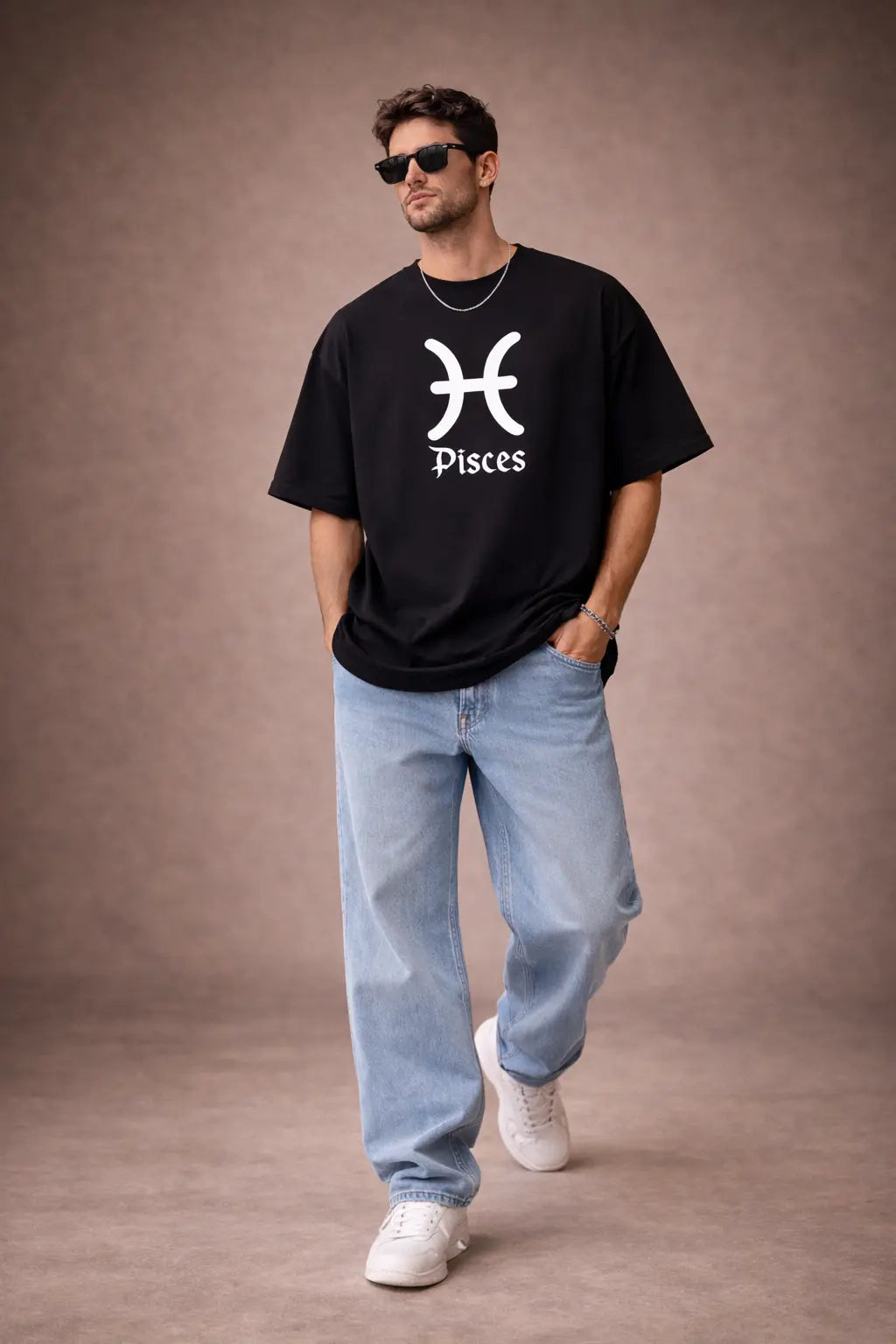 Pisces zodiac black oversized horoscope t-shirt